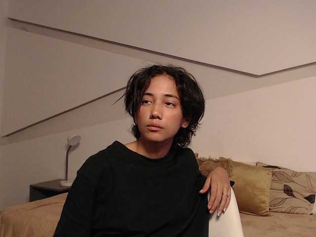 Live sex webcam photo for Kity-hot #291509936