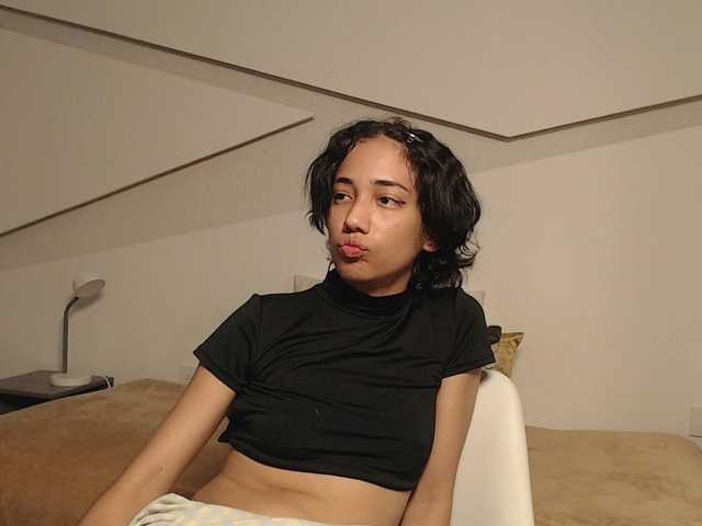 Live sex webcam photo for Kity-hot #291551353