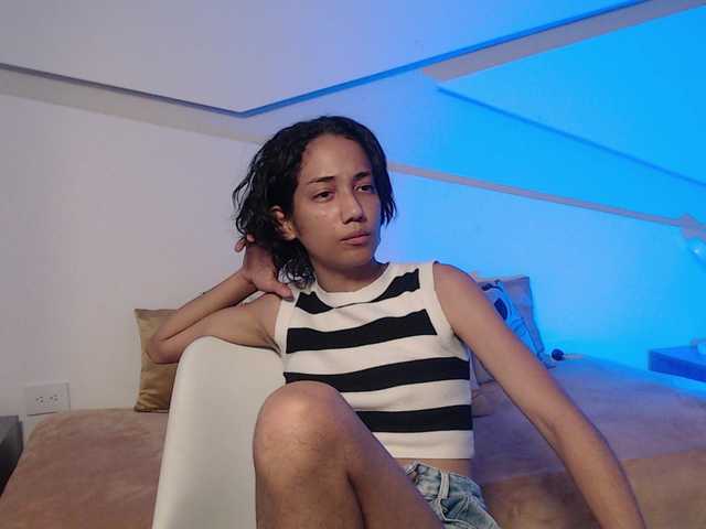 Live sex webcam photo for Kity-hot #291755143