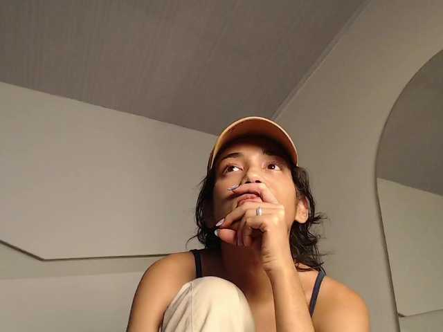 Live sex webcam photo for Kity-hot #292016673