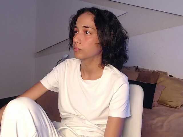 Live sex webcam photo for Kity-hot #292111169