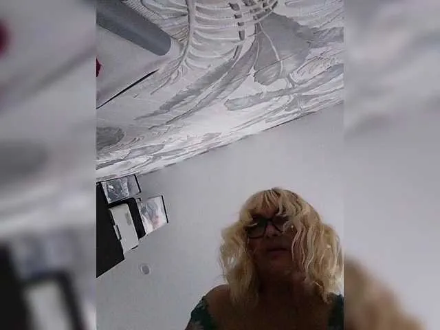 Live sex webcam photo for Kleopatra675 #290542090
