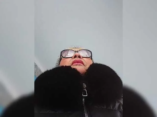Live sex webcam photo for Kleopatra675 #290547357