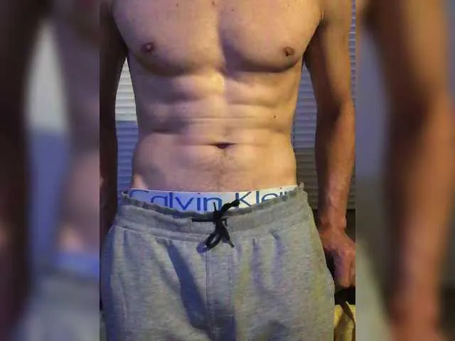 Live sex webcam photo for Klngs333 #291154596