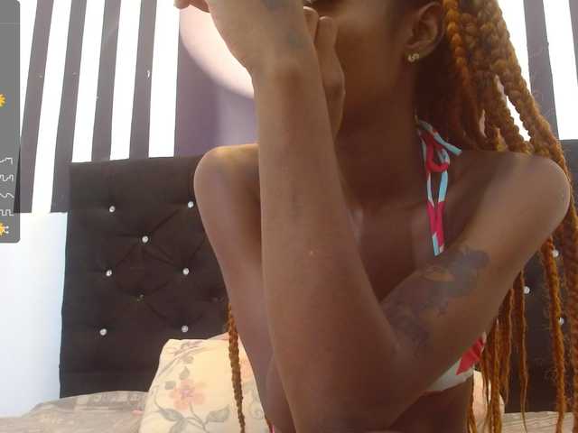 Live sex webcam photo for Kloee11 #277743497