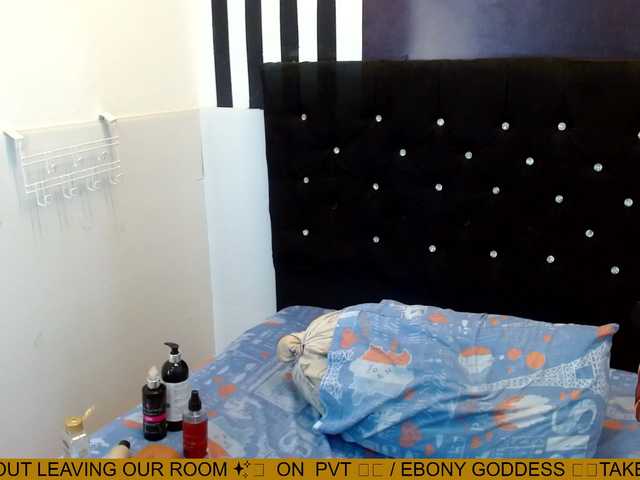 Live sex webcam photo for Kloee11 #277875495