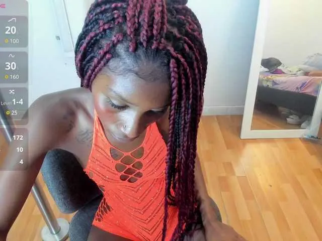 Live sex webcam photo for Kloee11 #291049261