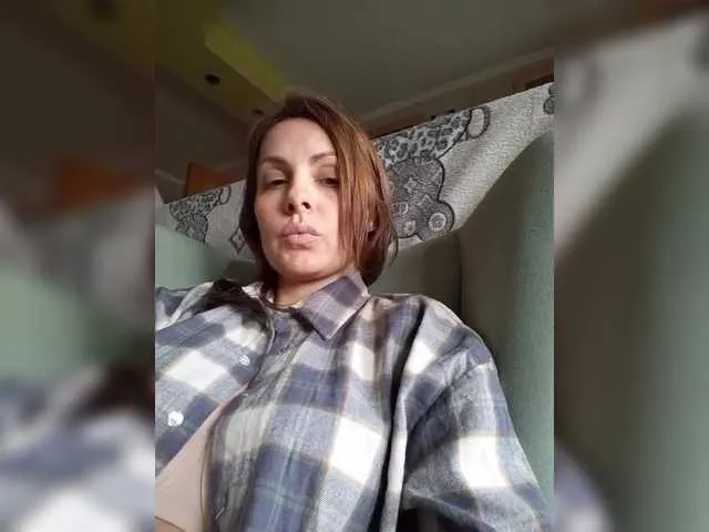 Live sex webcam photo for Klybnichca #290738654