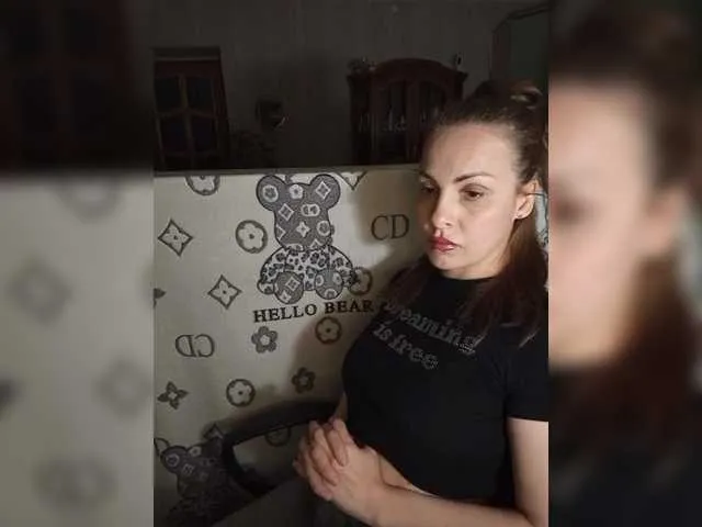 Live sex webcam photo for Klybnichca #290774765