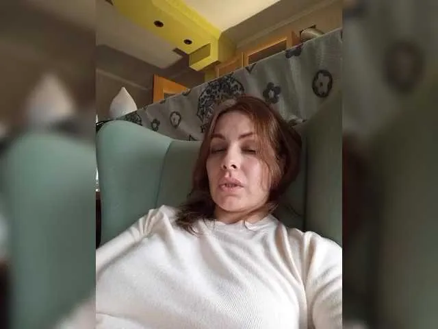 Live sex webcam photo for Klybnichca #290792861