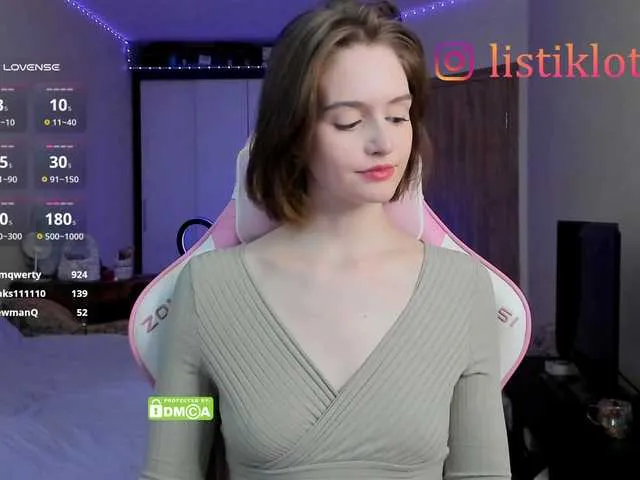 Live sex webcam photo for Kokome #290845885