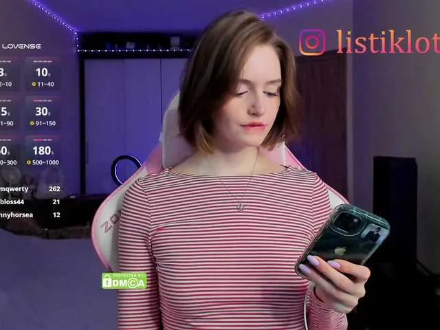 Live sex webcam photo for Kokome #290852933