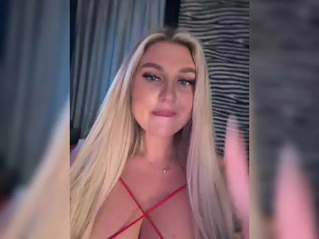 Live sex webcam photo for Kotofeyka1 #291943157