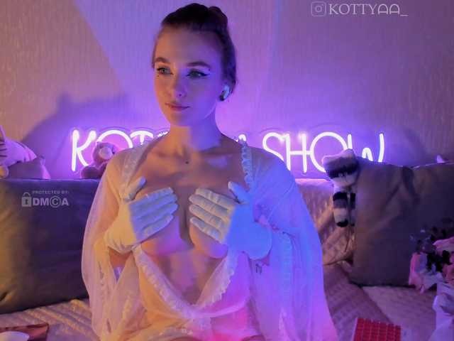 Live sex webcam photo for Kottyaaaa #276444216