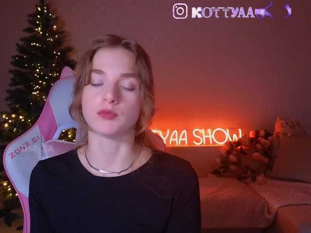 Live sex webcam photo for Kottyaaaa #278041030