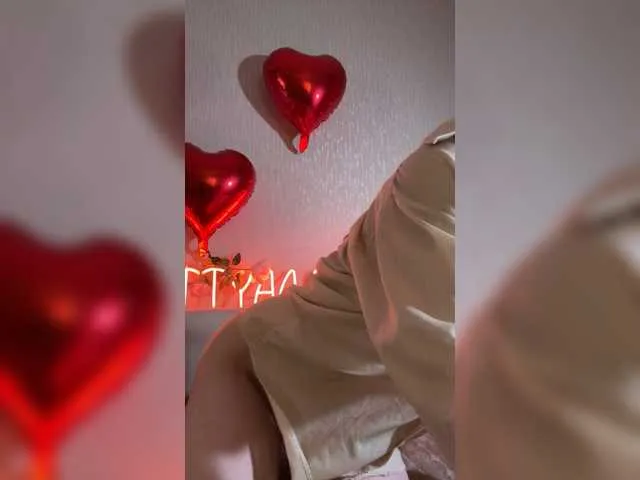 Live sex webcam photo for Kottyaaaa #290633370