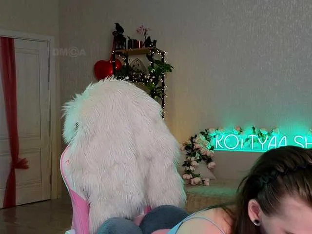 Live sex webcam photo for Kottyaaaa #290864075