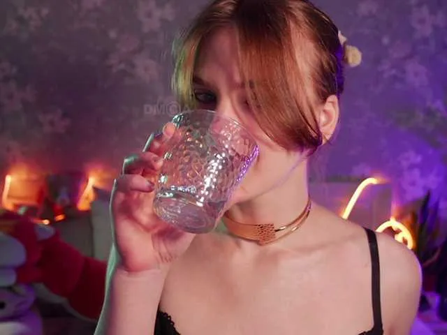 Live sex webcam photo for Kottyaaaa #291327566