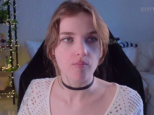 Live sex webcam photo for Kottyaaaa #291993226