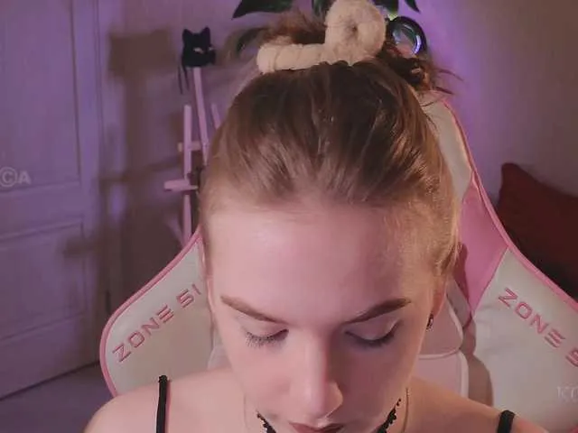 Live sex webcam photo for Kottyaaaa #294005888