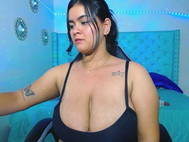 Live sex webcam photo for KrissSweetBoobs #289380436