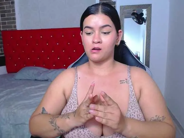 Live sex webcam photo for KrissSweetBoobs #291400247