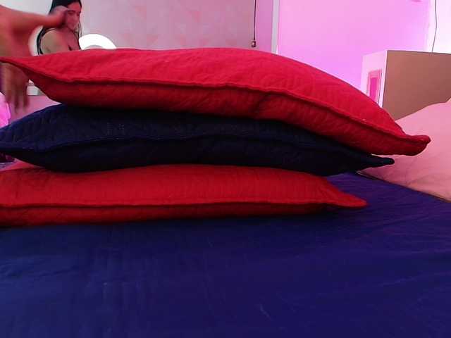 Live sex webcam photo for Krissbannet #290859877