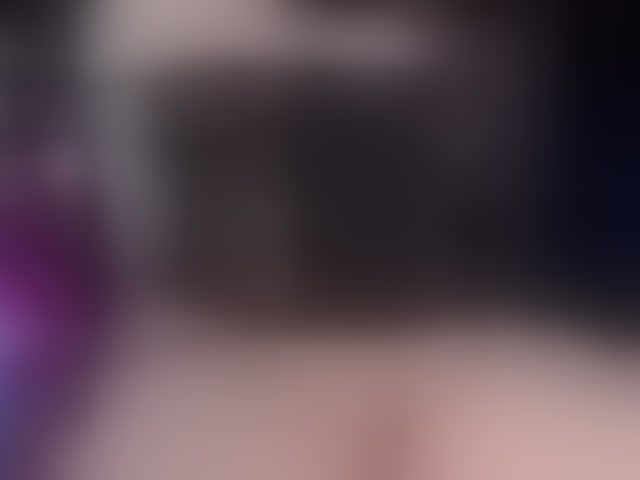 Live sex webcam photo for KrissySins #294121232