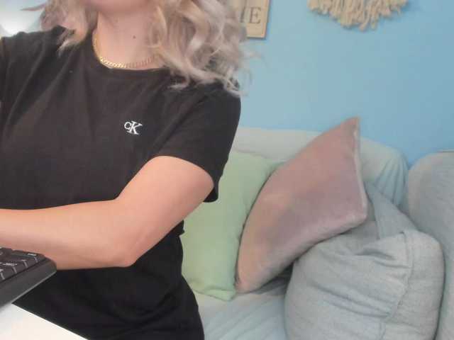 Live sex webcam photo for KristalJessika #277796002