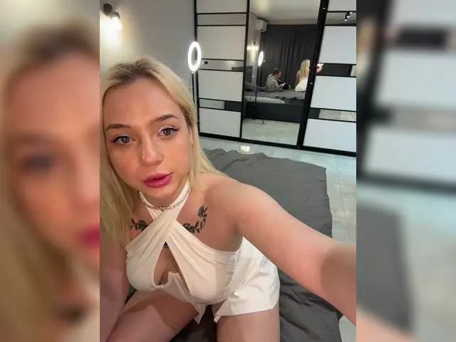Live sex webcam photo for Kristallik-1 #291086323
