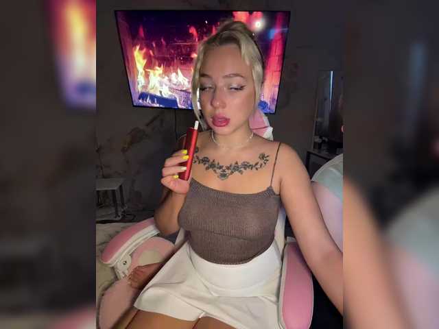 Live sex webcam photo for Kristallik-1 #291404577