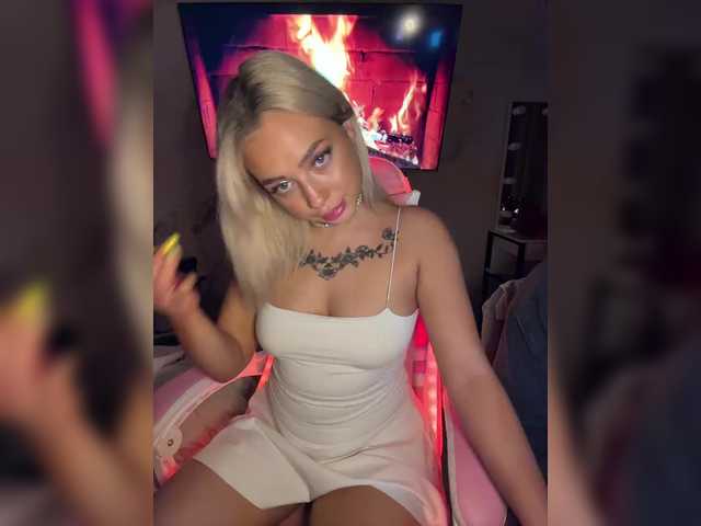 Live sex webcam photo for Kristallik-1 #291436563