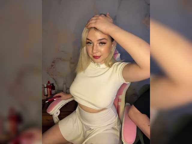 Live sex webcam photo for Kristallik-1 #291604815