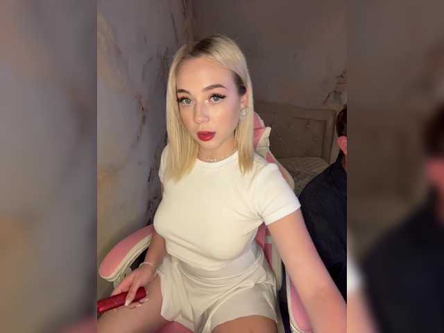 Live sex webcam photo for Kristallik-1 #291628271