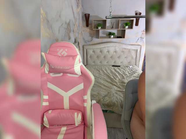 Live sex webcam photo for Kristallik-1 #291718462