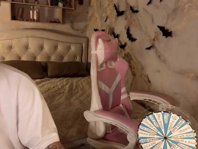 Live sex webcam photo for Kristallik-1 #292352098