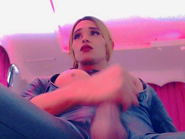 Live sex webcam photo for Kristalwilson #290786297