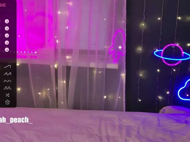 Live sex webcam photo for KristinaMoon #292354960