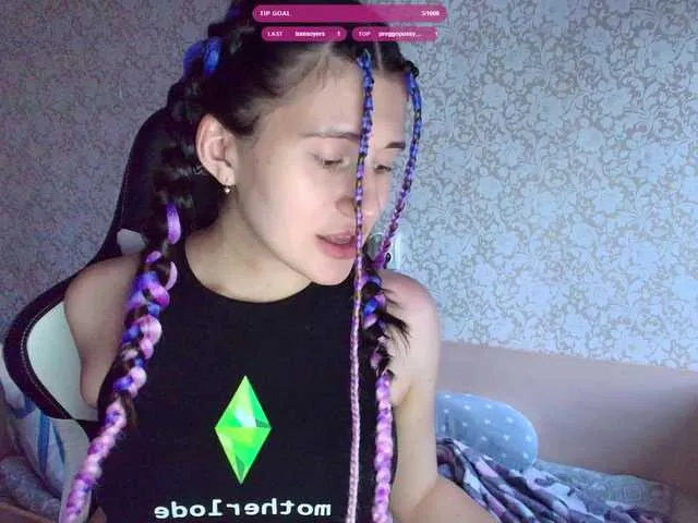 Live sex webcam photo for KristinaScott #291597417