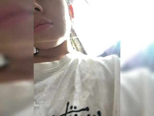 Live sex webcam photo for KristinaScott #292114794