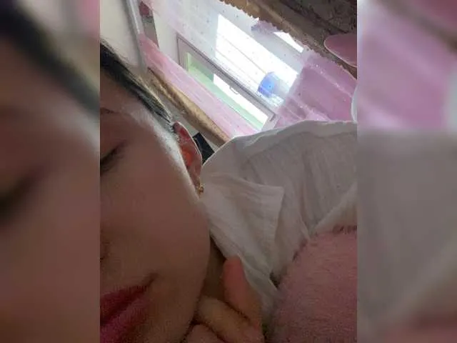 Live sex webcam photo for KristinaScott #292141764