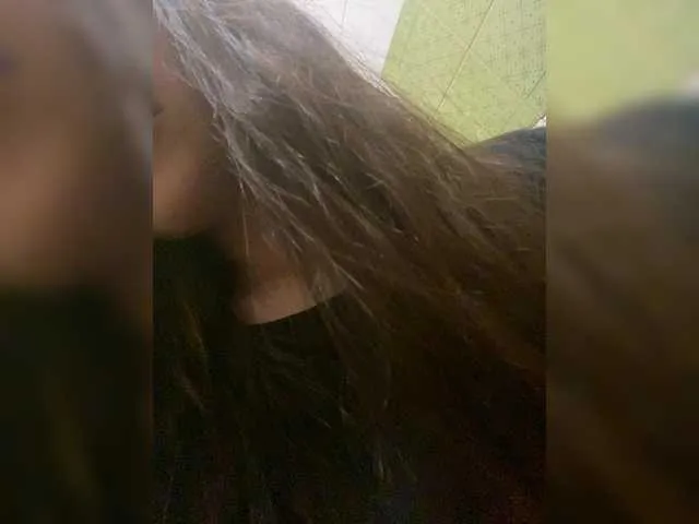 Live sex webcam photo for KristinaScott #292169597