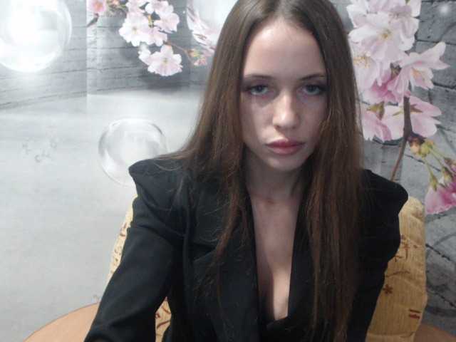 Live sex webcam photo for KristinkaK005 #272618872