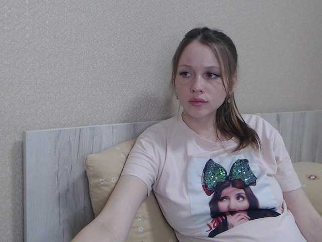 Live sex webcam photo for KristinkaK005 #275645760