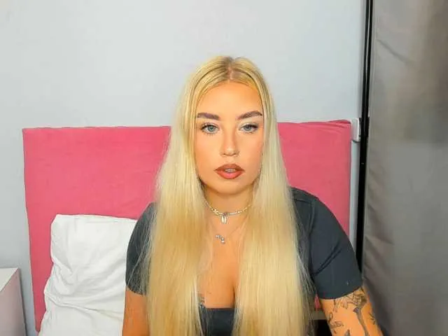 Live sex webcam photo for KristyQueen #290345083