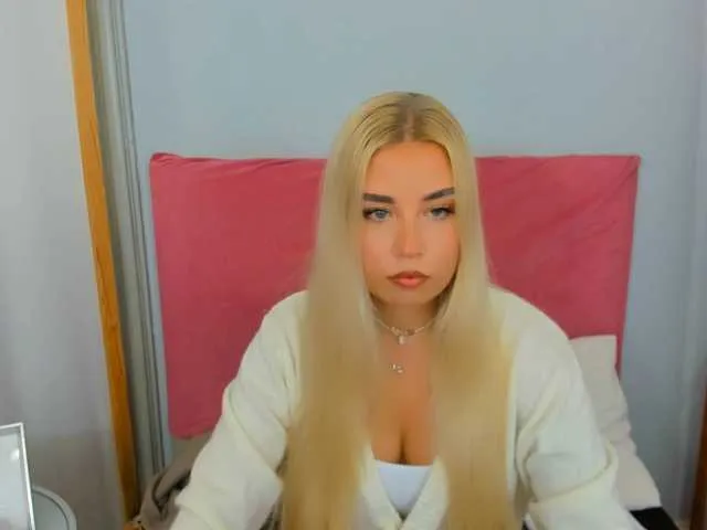 Live sex webcam photo for KristyQueen #290365666