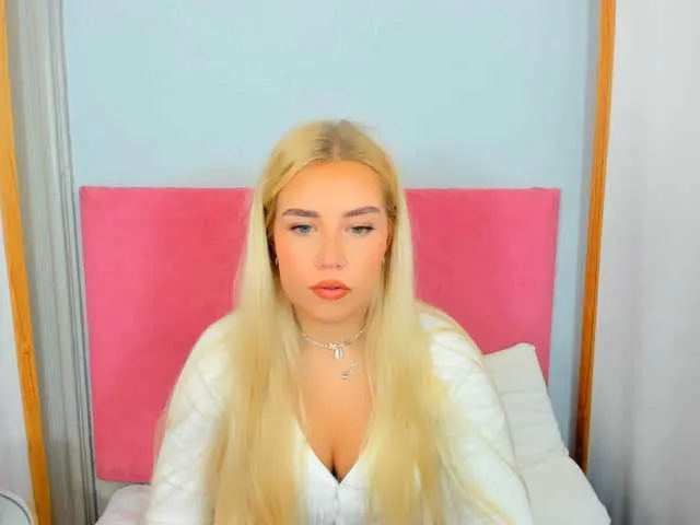 Live sex webcam photo for KristyQueen #290426268