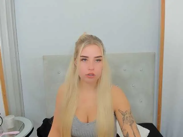 Live sex webcam photo for KristyQueen #290852100