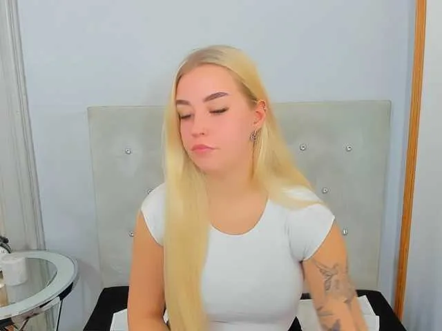 Live sex webcam photo for KristyQueen #290881103