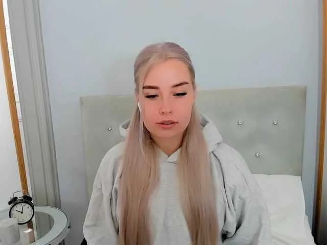Live sex webcam photo for KristyQueen #291056015